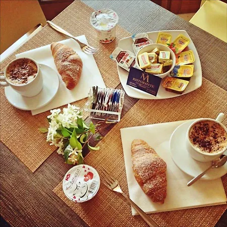 Chianti Village Morrocco 아파트호텔 3*